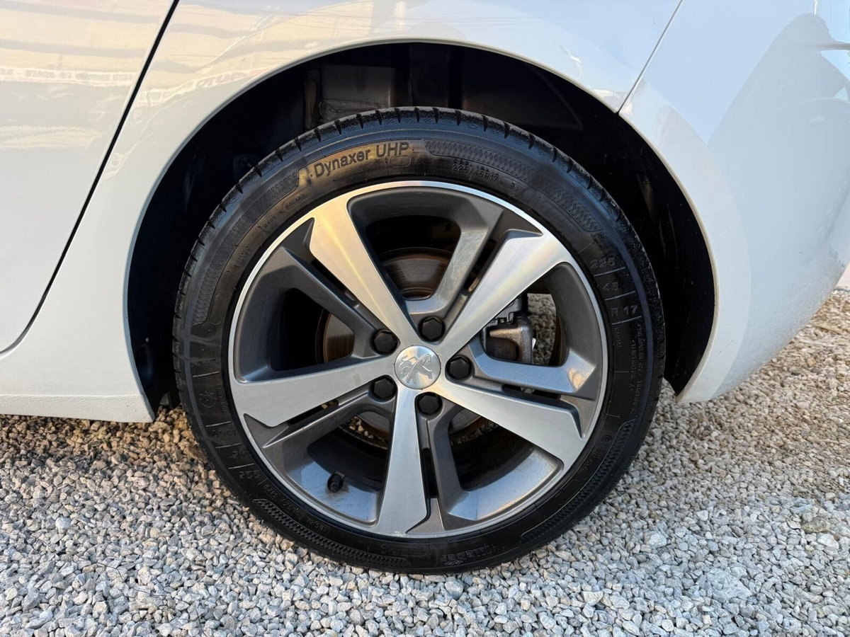 Peugeot 308 BlueHDi 130 S&S Allure (8)