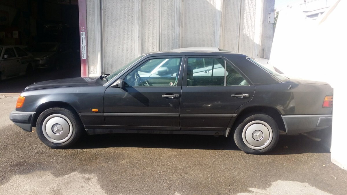 Mercedes-Benz 190 1.8 E cat