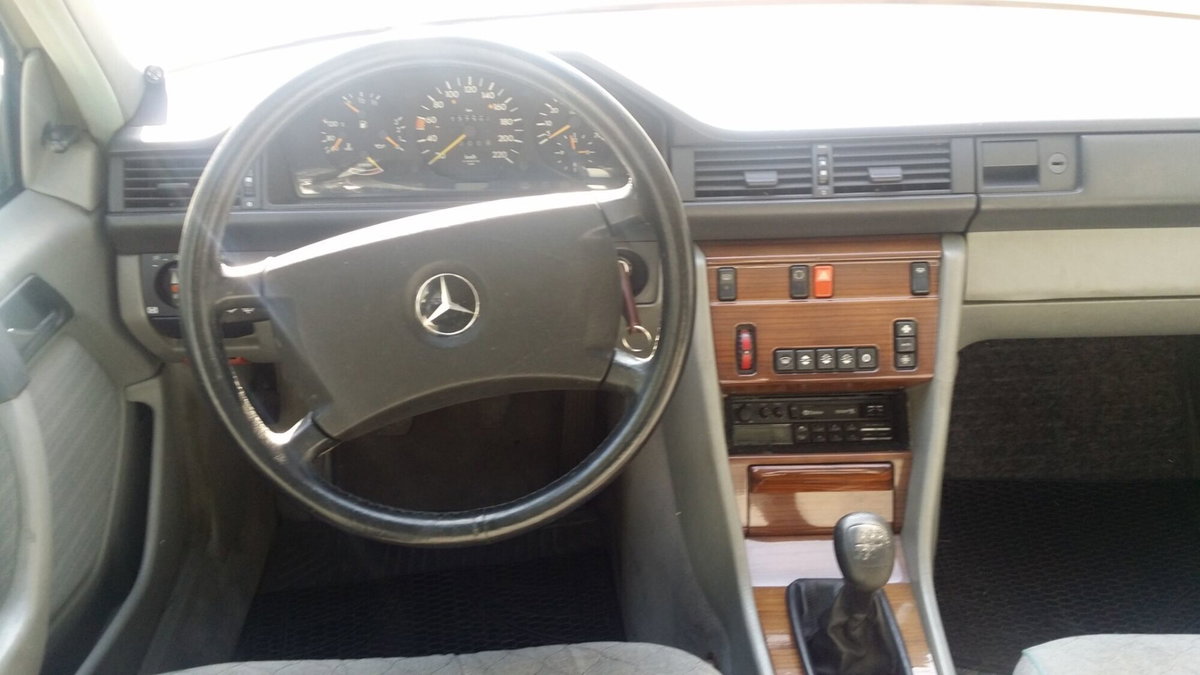 Mercedes-Benz 190 1.8 E cat (16)