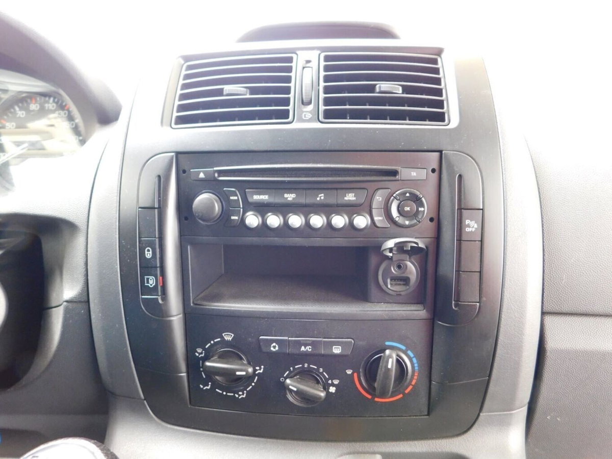Fiat Scudo Furgone 2.0 MJT/130 PC-TN Furgone Vetrato 10q. SX (20)