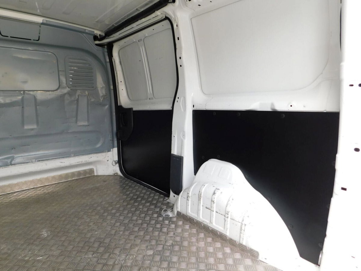 Fiat Scudo Furgone 2.0 MJT/130 PC-TN Furgone Vetrato 10q. SX (14)