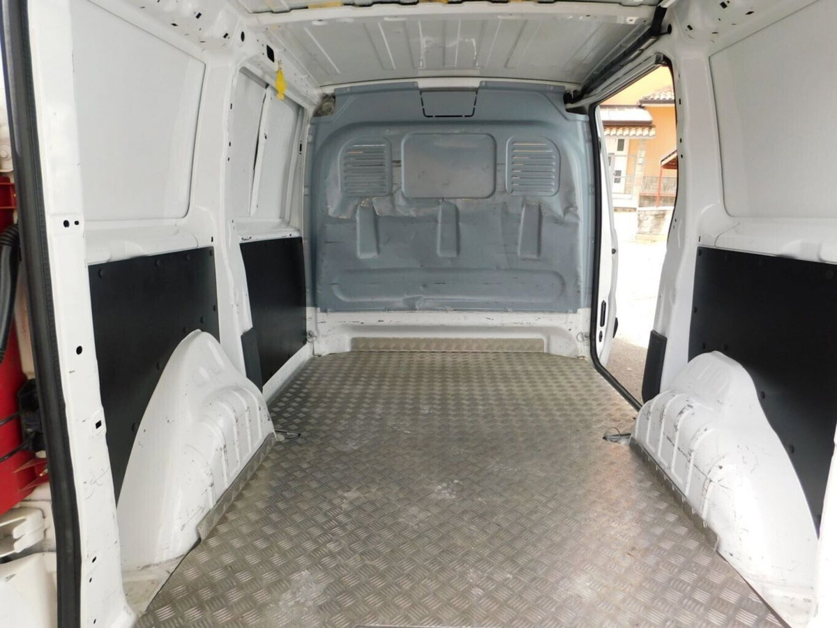 Fiat Scudo Furgone 2.0 MJT/130 PC-TN Furgone Vetrato 10q. SX (11)