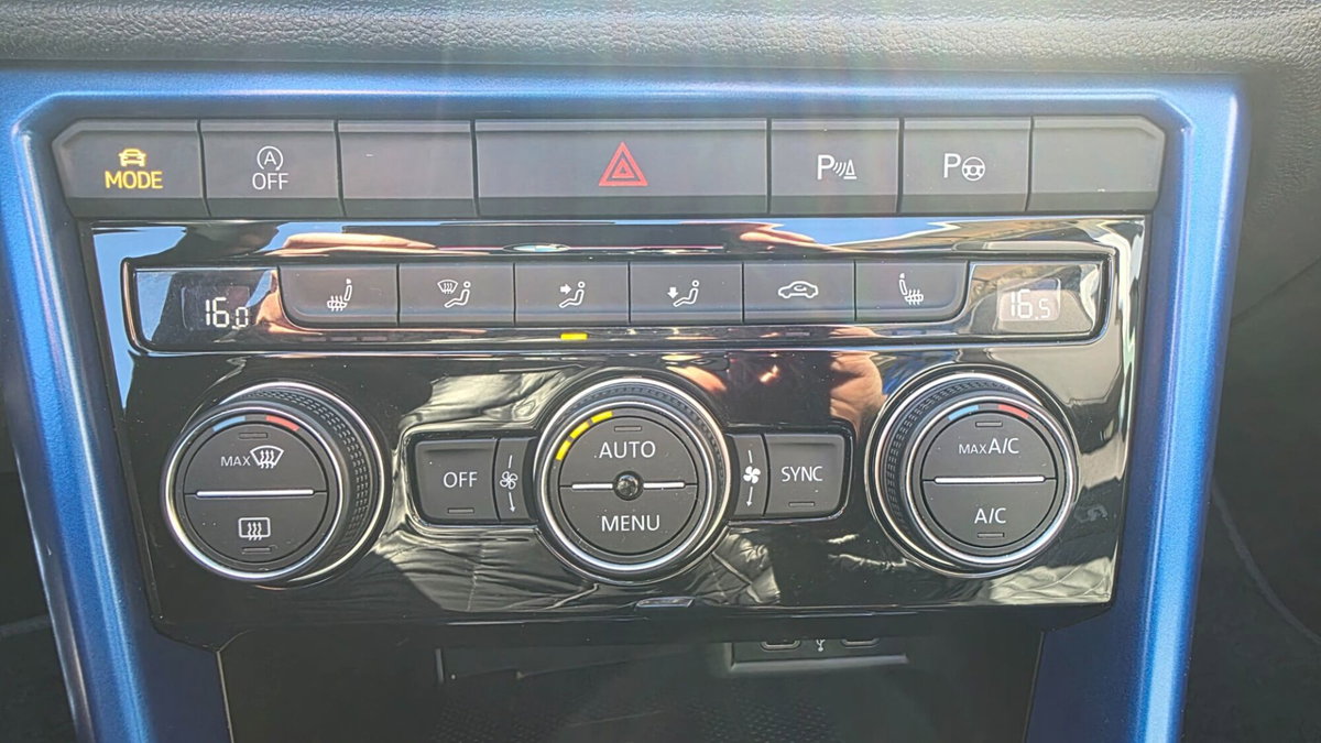 Volkswagen T-Roc Cabrio 1.5 TSI ACT DSG R-Line (17)