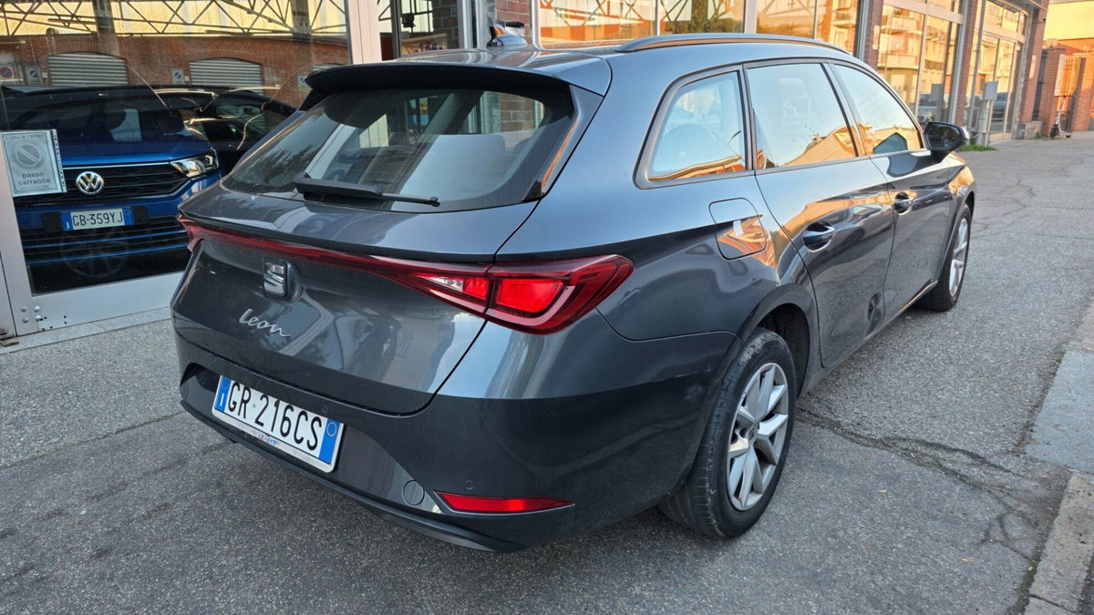 SEAT Leon ST Sportstourer 2.0 tdi Style 116cv (6)