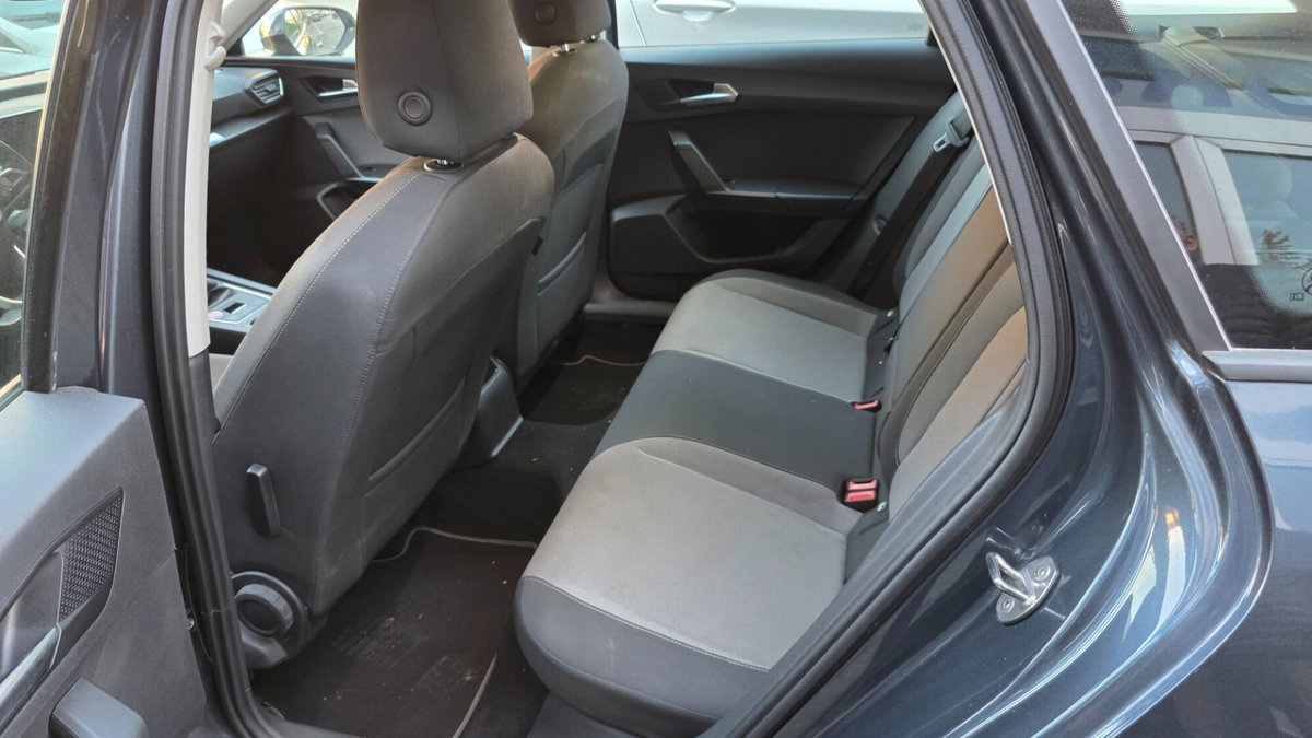 SEAT Leon ST Sportstourer 2.0 tdi Style 116cv (8)