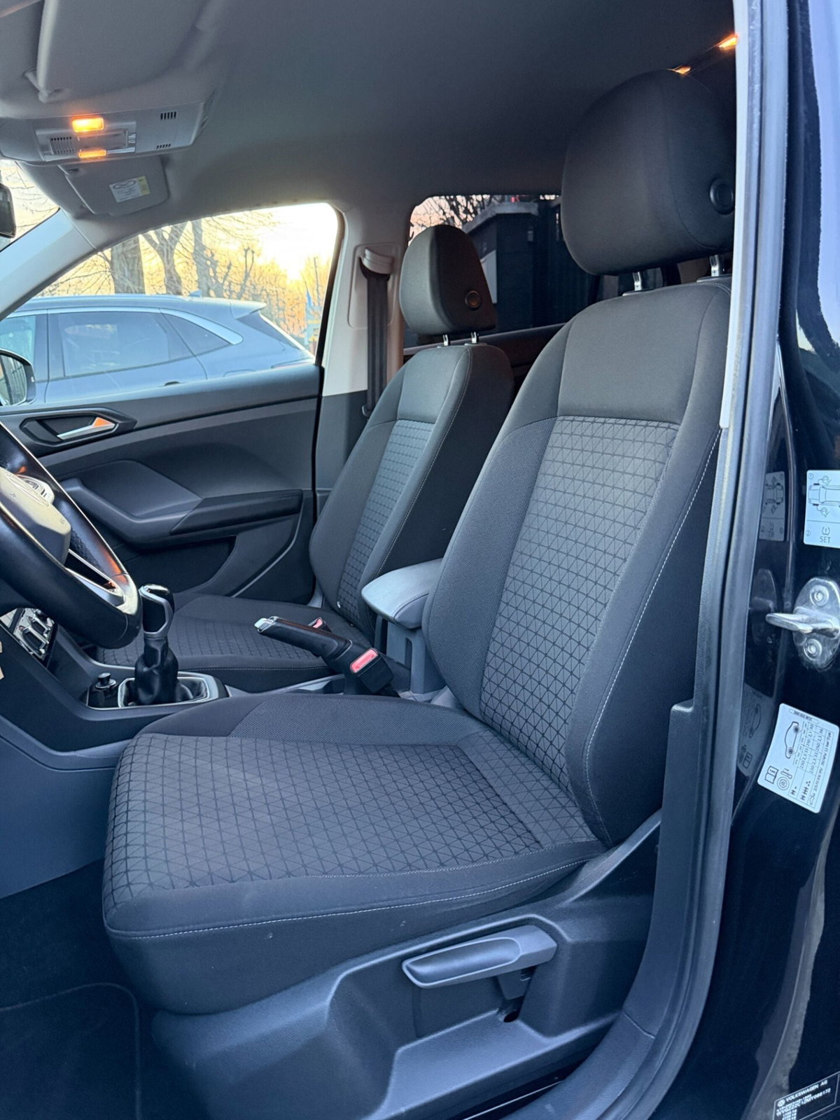 Volkswagen T-Cross 1.0 TSI Style BMT (8)