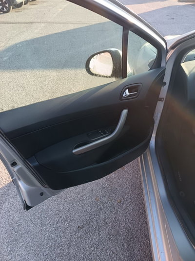 Peugeot 308 SW 1.4 VTi 95CV Premium (7)