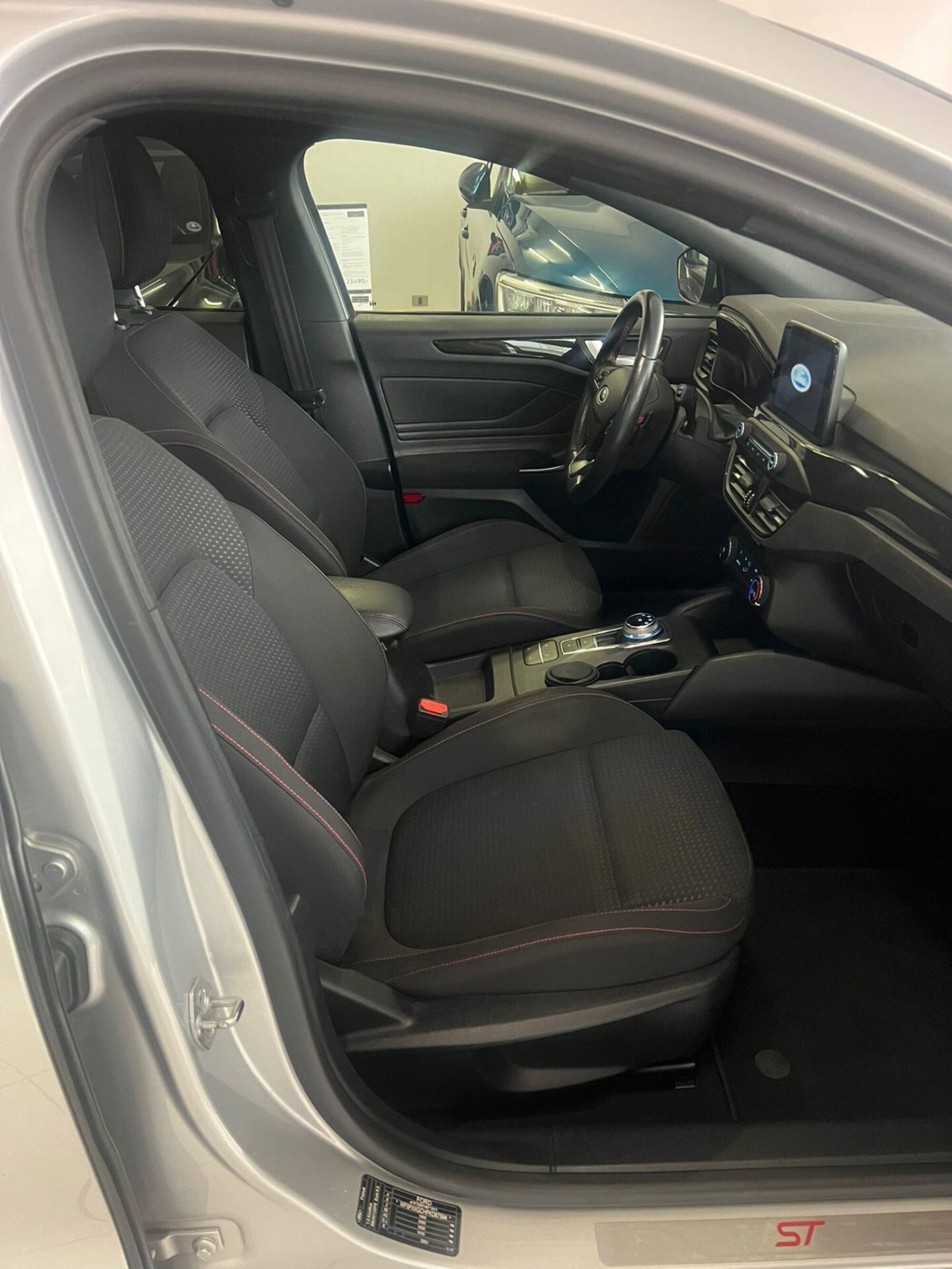 Ford Focus Station Wagon 1.5 TDCi 120 CV Start&Stop SW ST Line (13)