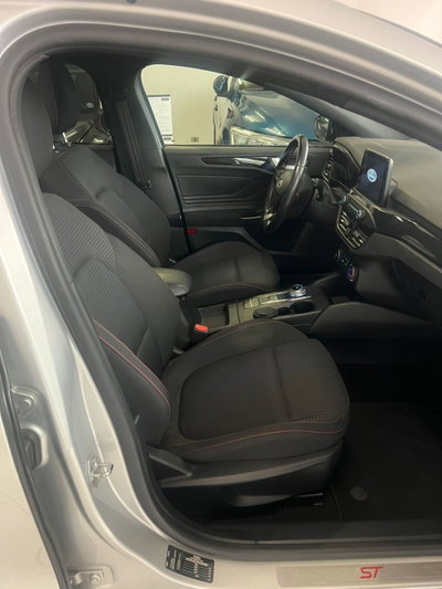 Ford Focus Station Wagon 1.5 TDCi 120 CV Start&Stop SW ST Line (13)