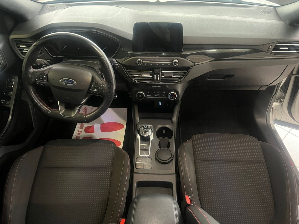 Ford Focus Station Wagon 1.5 TDCi 120 CV Start&Stop SW ST Line (9)