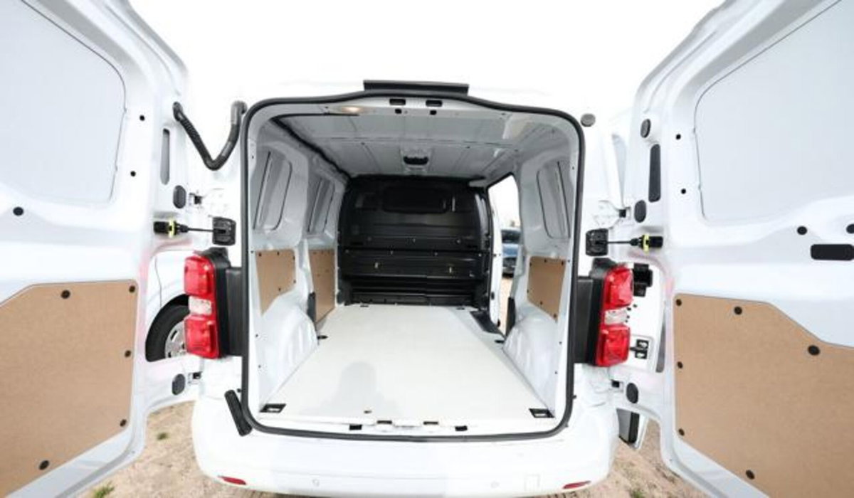 Fiat Scudo Furgone 2.0 BlueHDi 180CV AT8 PL-SL-TN Furgone Lounge (5)