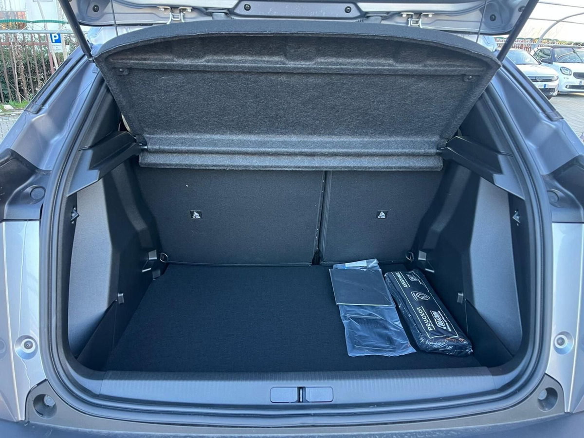 Peugeot 2008 PureTech 130 S&S EAT8 Allure Pack (12)
