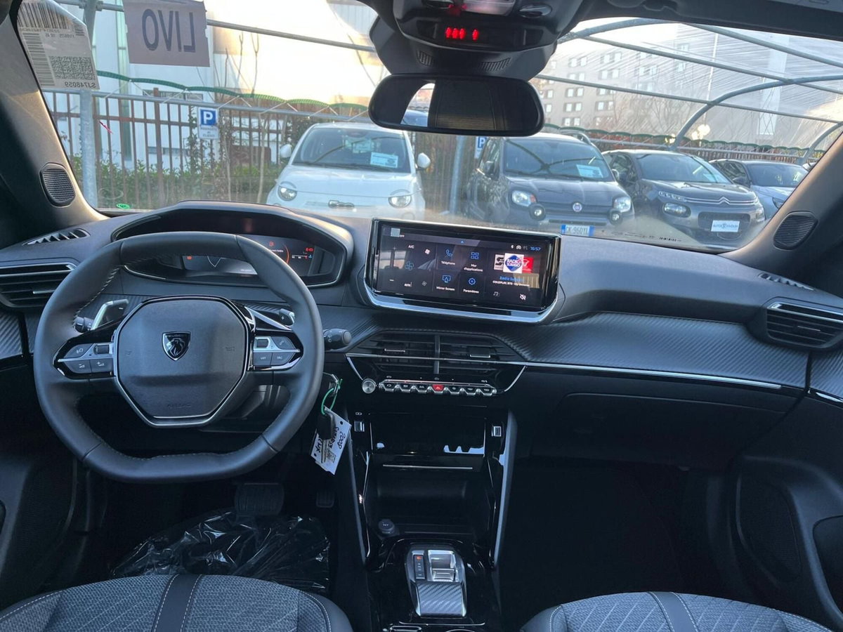 Peugeot 2008 PureTech 130 S&S EAT8 Allure Pack (13)