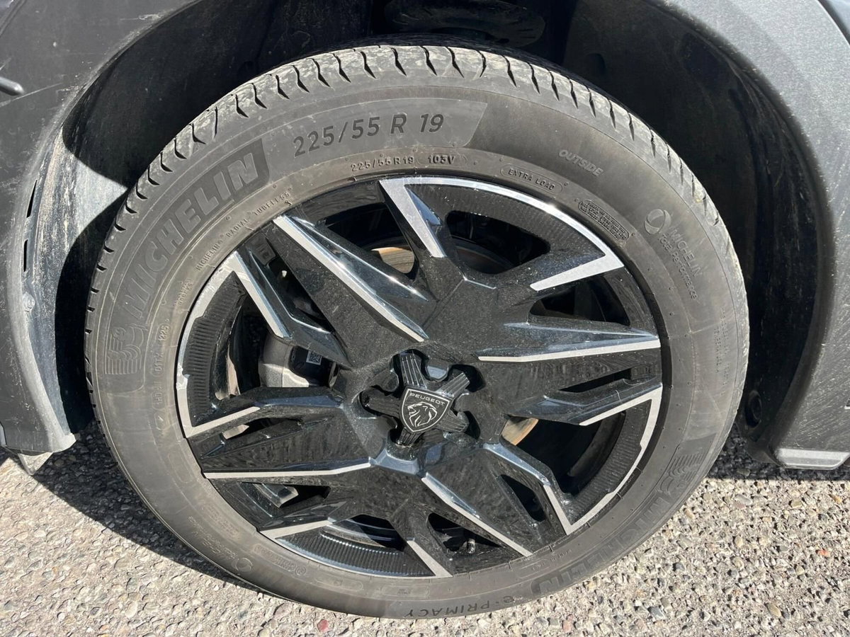Peugeot 5008 1.2 hybrid GT 145cv 7p.ti e-dcs6 (11)