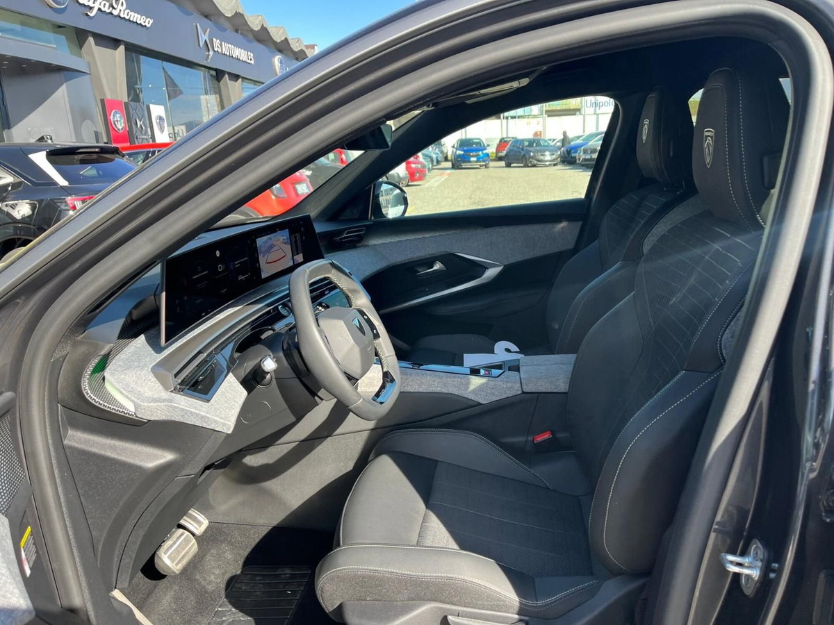 Peugeot 5008 1.2 hybrid GT 145cv 7p.ti e-dcs6 (15)
