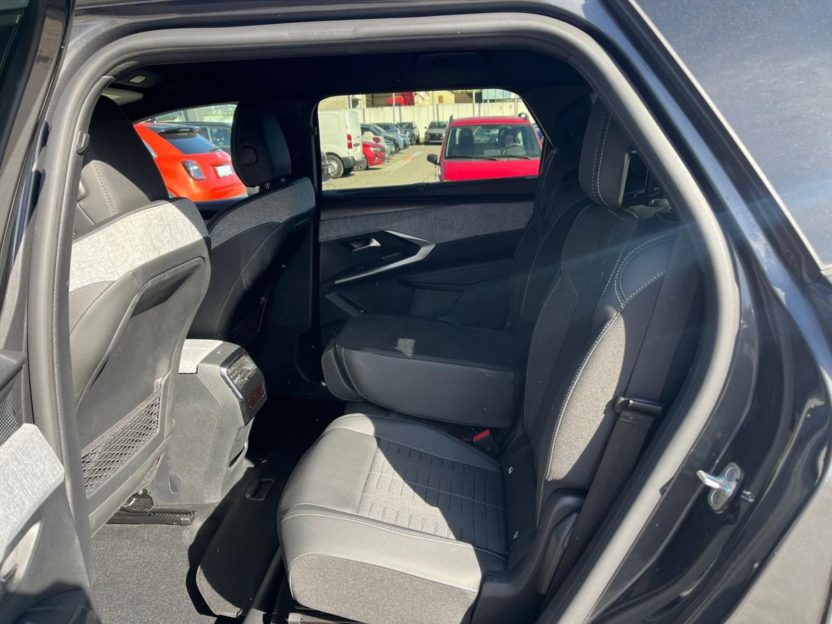 Peugeot 5008 1.2 hybrid GT 145cv 7p.ti e-dcs6 (16)