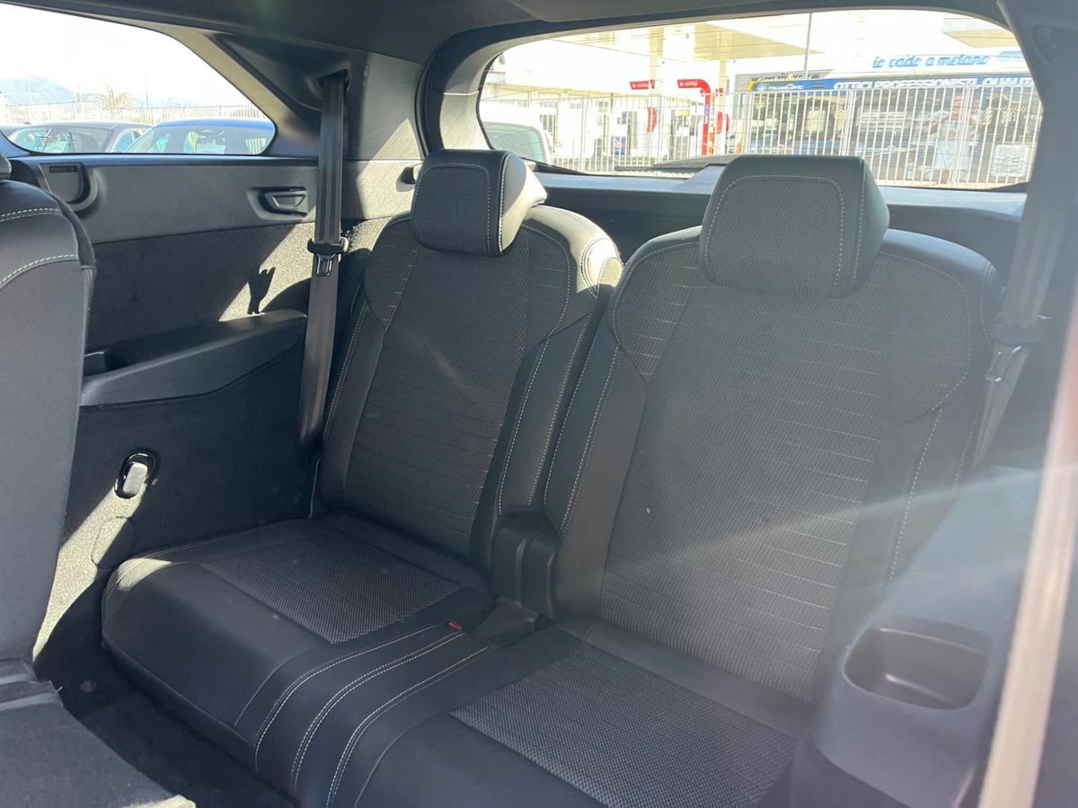 Peugeot 5008 1.2 hybrid GT 145cv 7p.ti e-dcs6 (17)