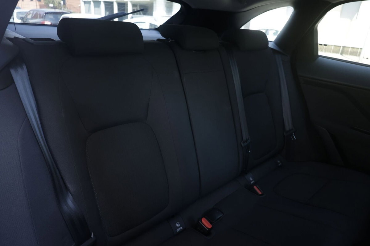 Jaguar F-Pace 2.0 D 180 CV AWD Pure (12)