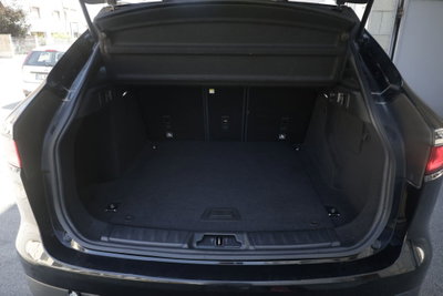 Jaguar F-Pace 2.0 D 180 CV AWD Pure (18)