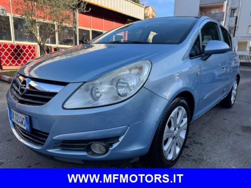 Opel Corsa 1.4 16V 5 porte Cosmo