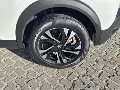 Peugeot 2008 BlueHDi 130 S&S EAT8 GT Pack (17)