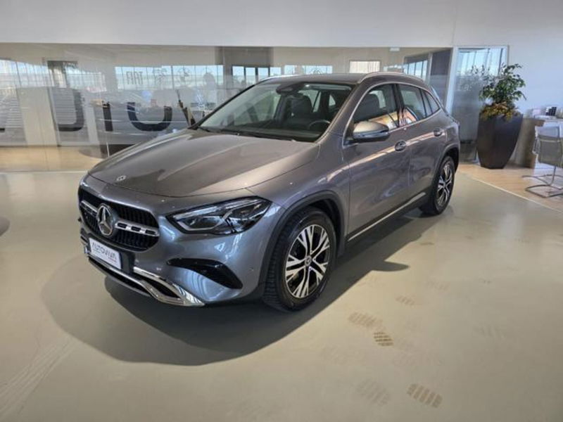 Mercedes-Benz GLA SUV 200 d Progressive Advanced auto
