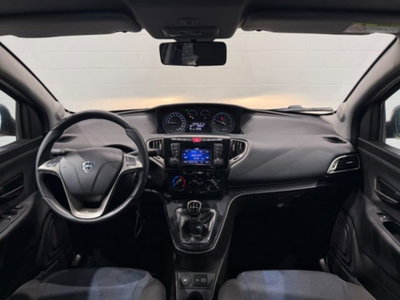 Lancia Ypsilon 1.2 69 CV 5 porte GPL Ecochic Gold (12)