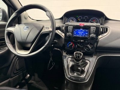 Lancia Ypsilon 1.2 69 CV 5 porte GPL Ecochic Gold (13)