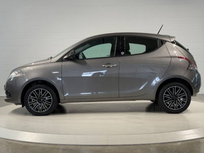 Lancia Ypsilon 1.2 69 CV 5 porte GPL Ecochic Gold (2)