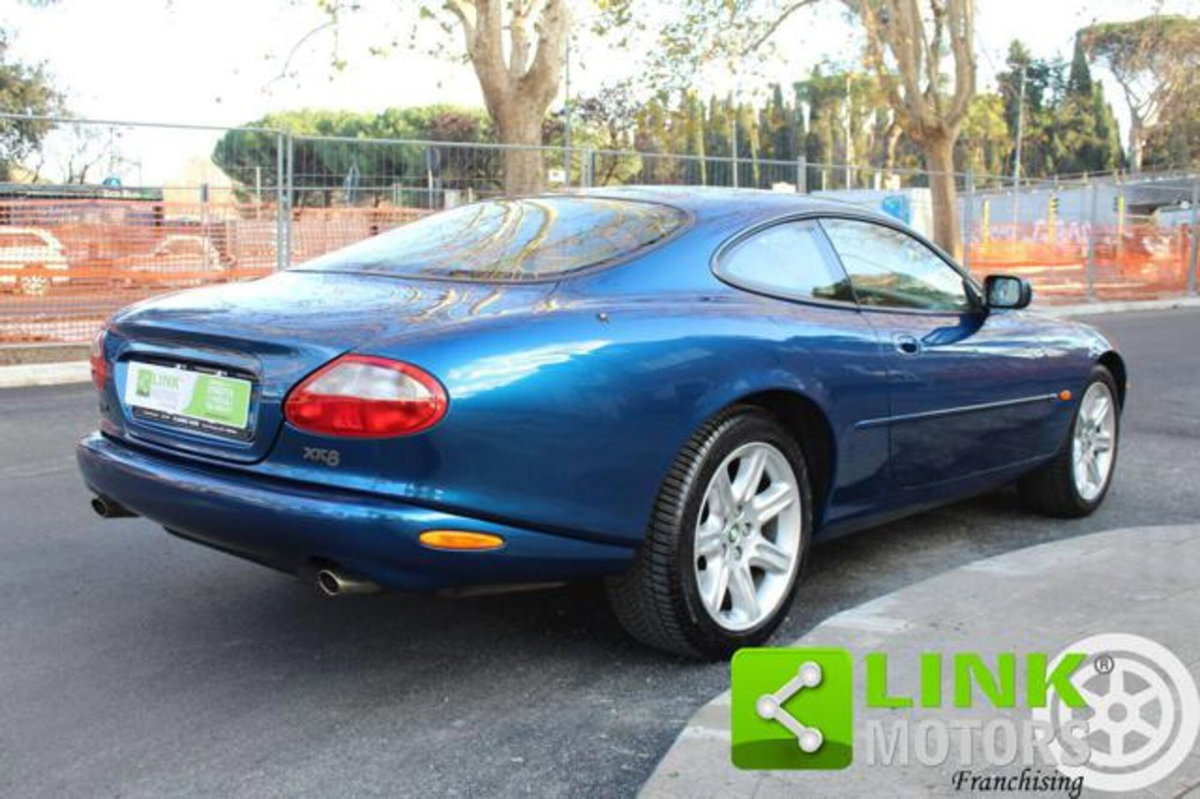 Jaguar XK8 4.0 Coupé (14)
