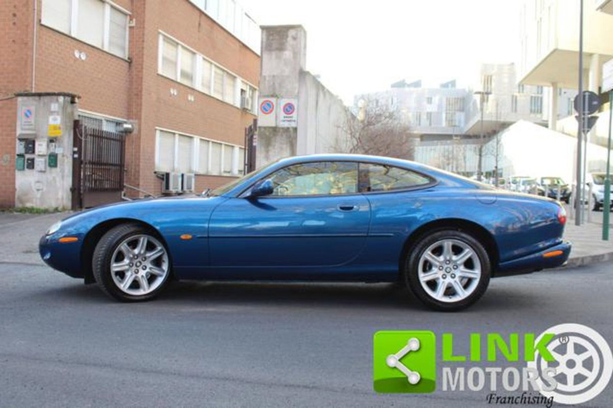 Jaguar XK8 4.0 Coupé (2)