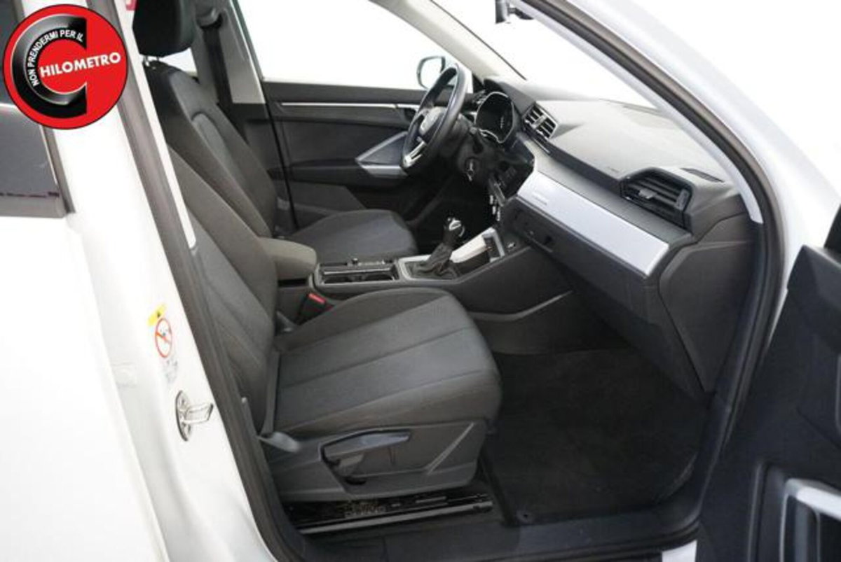 Audi Q3 35 TDI quattro S tronic Business (11)