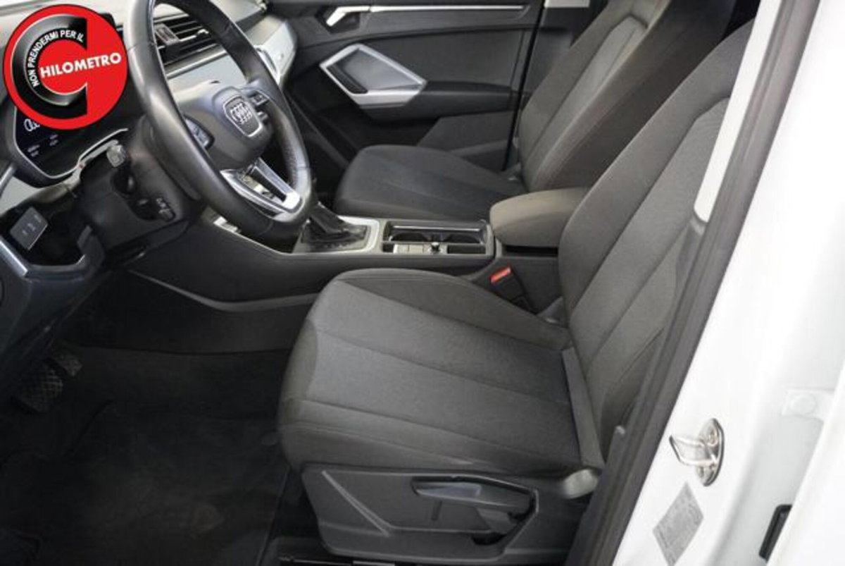 Audi Q3 35 TDI quattro S tronic Business (7)