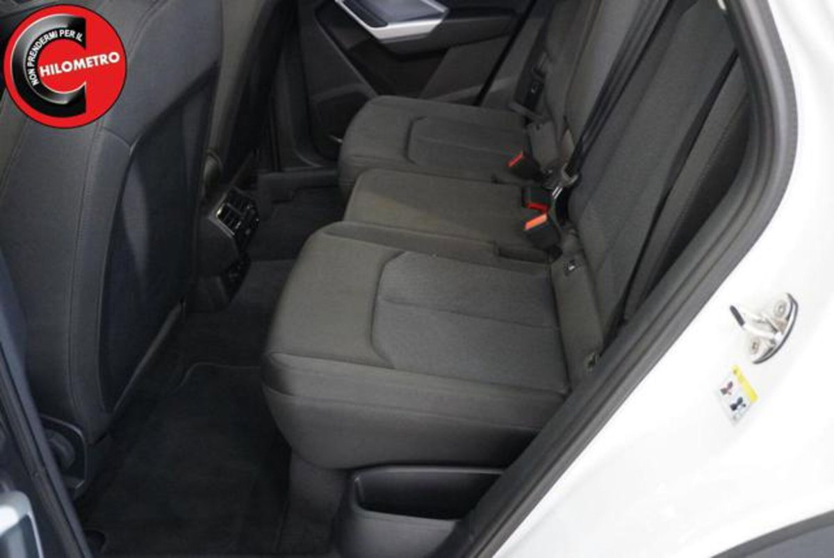 Audi Q3 35 TDI quattro S tronic Business (8)