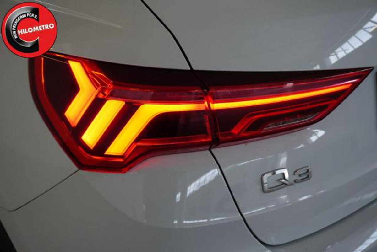 Audi Q3 35 TDI quattro S tronic Business (9)