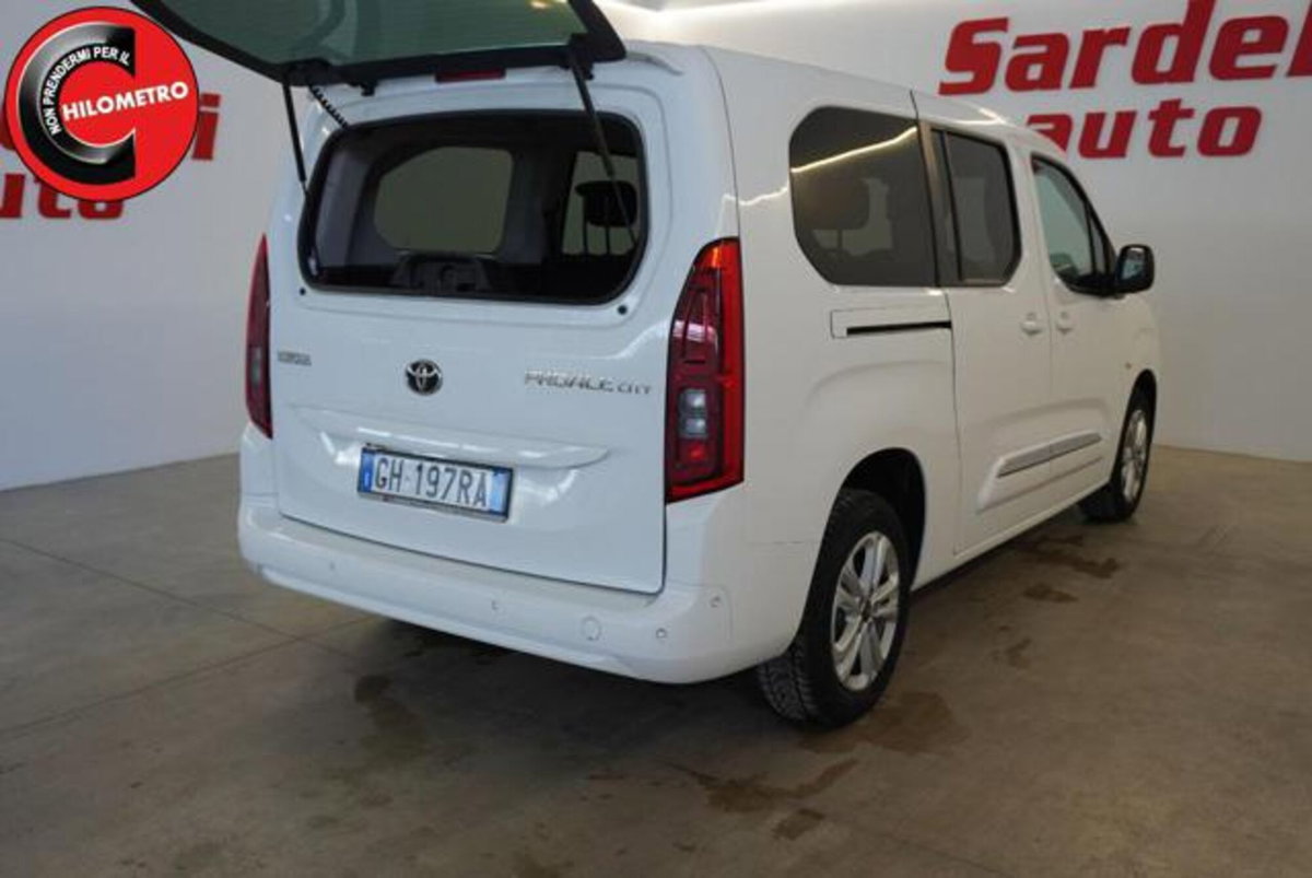 Toyota Proace City Verso City Verso 1.5D 130 CV S&S Long D Executive (5)