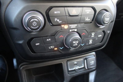 Jeep Renegade 1.6 Mjt 130 CV S (14)