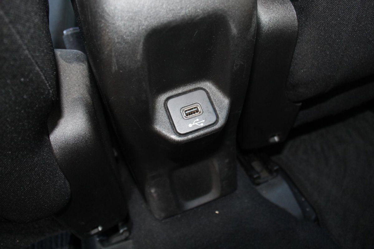 Jeep Renegade 1.6 Mjt 130 CV S (20)