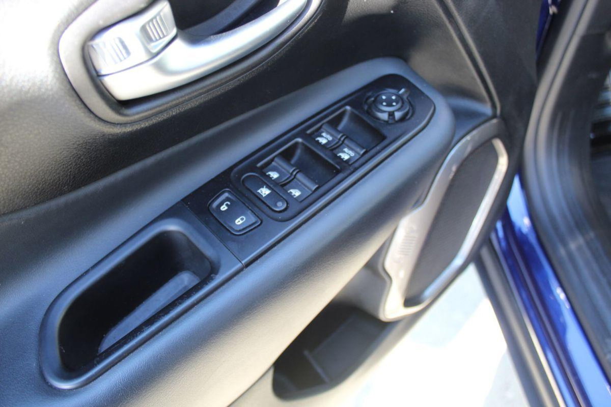 Jeep Renegade 1.6 Mjt 130 CV S (8)