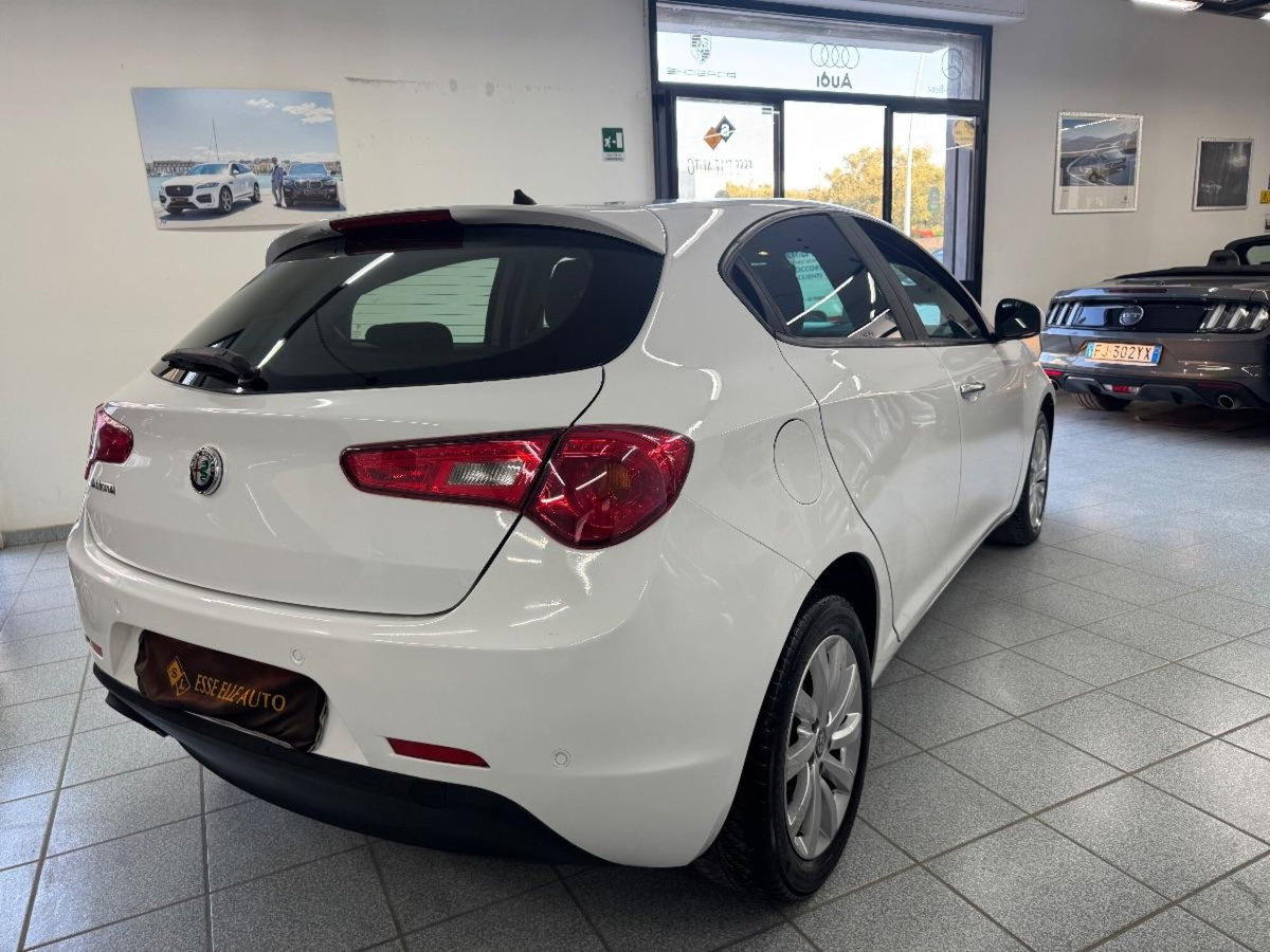 Alfa Romeo Giulietta 1.6 JTDm Super 120cv tct (4)