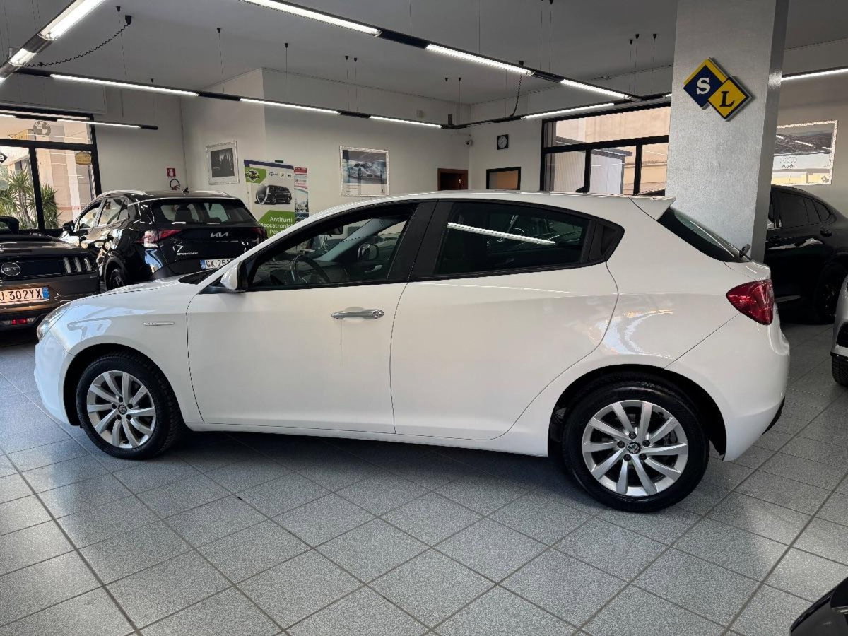 Alfa Romeo Giulietta 1.6 JTDm Super 120cv tct (7)