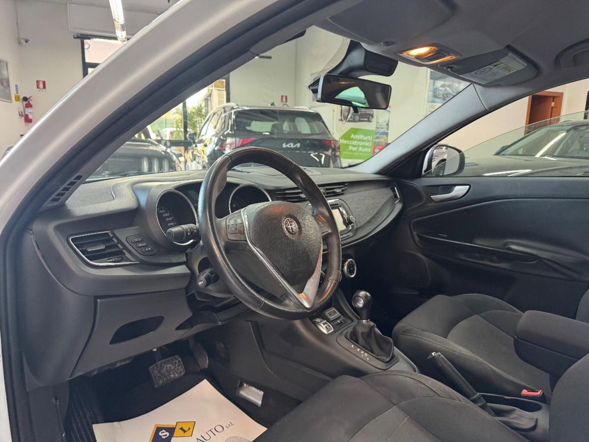 Alfa Romeo Giulietta 1.6 JTDm Super 120cv tct (8)