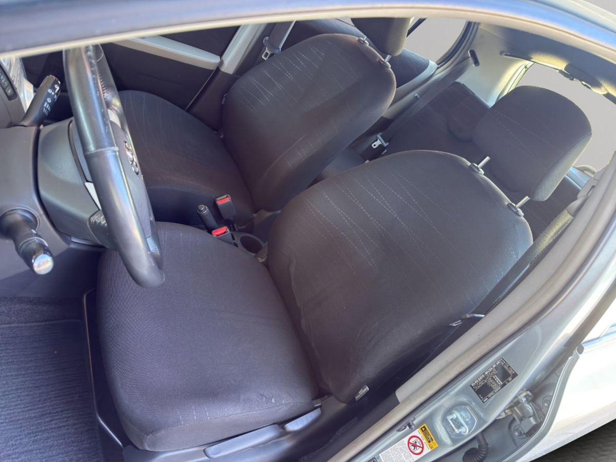 Toyota Yaris 16V cat 5 porte Sol (11)