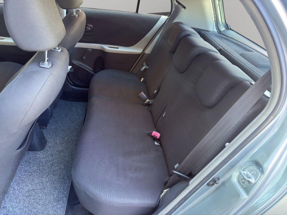Toyota Yaris 16V cat 5 porte Sol (12)