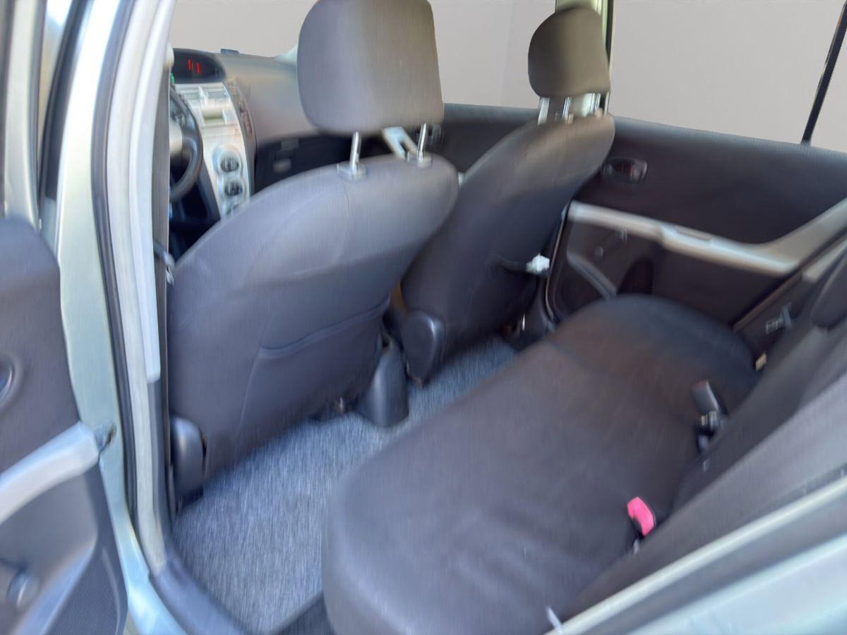 Toyota Yaris 16V cat 5 porte Sol (13)