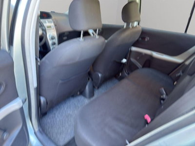 Toyota Yaris 16V cat 5 porte Sol (13)
