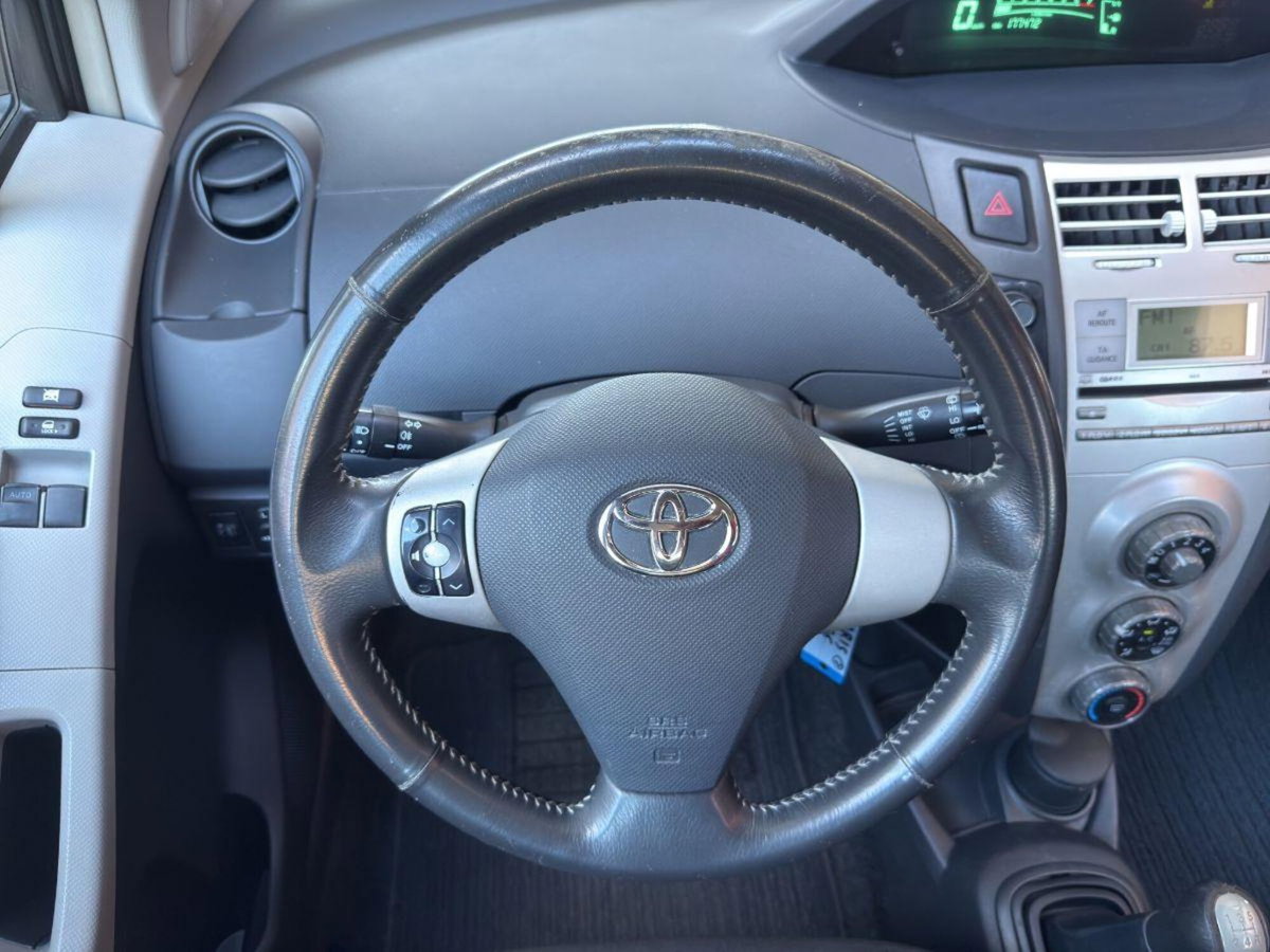 Toyota Yaris 16V cat 5 porte Sol (19)