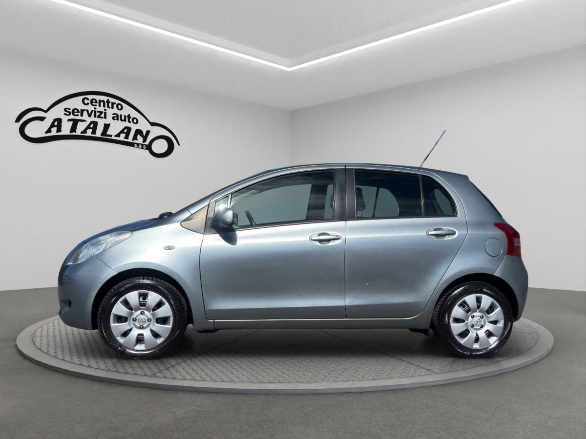 Toyota Yaris 16V cat 5 porte Sol (2)