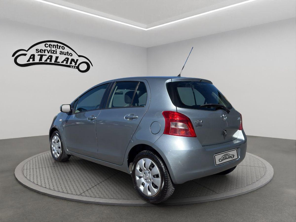 Toyota Yaris 16V cat 5 porte Sol (3)