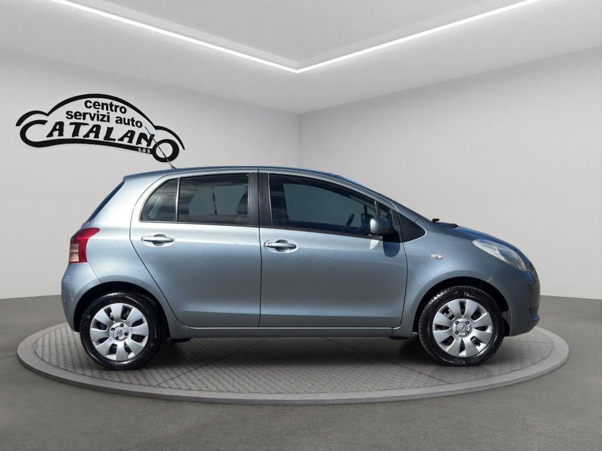 Toyota Yaris 16V cat 5 porte Sol (6)